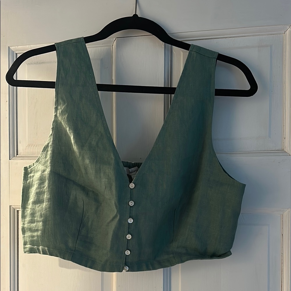 Green Sleeveless Button-Up Top